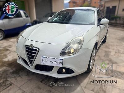 Usata Alfa Romeo Giulietta Distinctive 140 CV (102 kW) 2012 Bianco Utilitaria