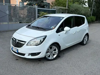 Usata Opel Meriva Design Edition 120 CV (88 kW) 2016 Bianco Monovolume