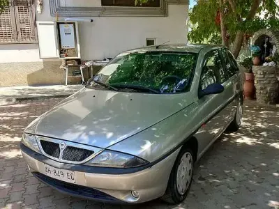 Usata Lancia Ypsilon 60 CV (44 kW) 1996 Utilitaria