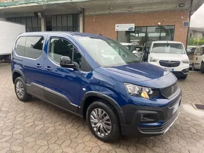 Usata Peugeot Rifter 102 CV (75 kW) 2024 Blu/azzurro Monovolume
