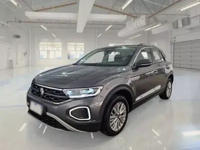 Usata VW T-Roc Life 115 CV (84 kW) 2022 SUV