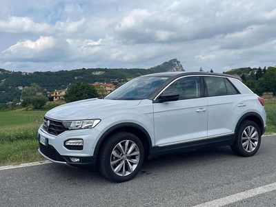 Usata VW T-Roc Style 116 CV (85 kW) 2019 Argento SUV