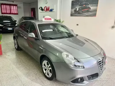 Usata Alfa Romeo Giulietta Progression 105 CV (77 kW) 2013 Grigio Utilitaria