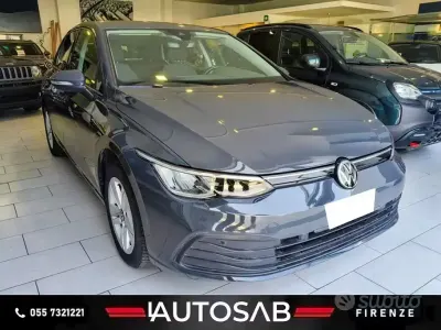 Usata VW Golf VIII Life 110 CV (80 kW) 2021 Grigio scuro Berlina