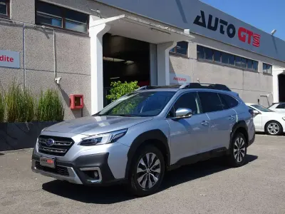 Usata Subaru Outback Premium 169 CV (124 kW) 2023 Argento Station wagon