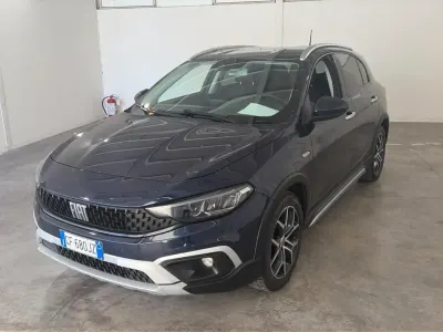 Usata Fiat Tipo Cross 95 CV (69 kW) 2021 Blu Berlina