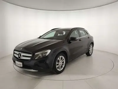 Usata Mercedes GLA180 Executive 122 CV (89 kW) 2015 Nero SUV