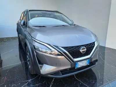 Usata Nissan Qashqai N-Connecta 140 CV (102 kW) 2022 Grigio SUV
