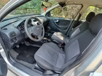Usata Opel Corsa Club 80 CV (58 kW) 2005 Grigio Utilitaria