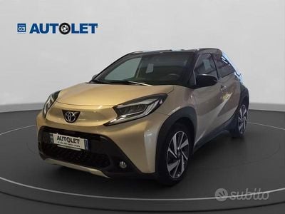 Begagnad Toyota Aygo X Lounge 72 HK (52 kW) 2023 Beige SUV
