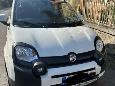 Usata Fiat Panda Cross Cross 69 CV (50 kW) 2024 Utilitaria