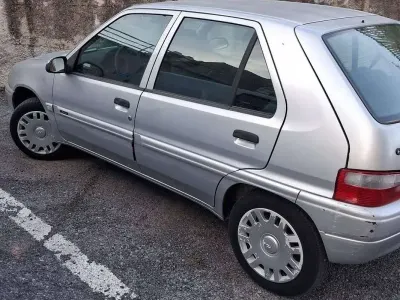 Usata Citroën Saxo Elegance 60 CV (44 kW) 2003 Argento Utilitaria