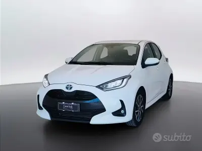 Usata Toyota Yaris Trend 92 CV (67 kW) 2022 Bianco Utilitaria