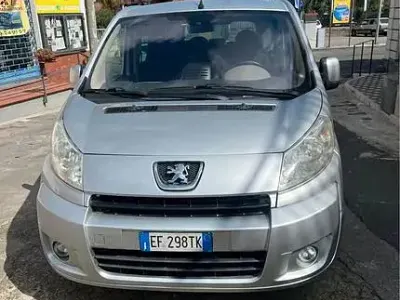 Usata Peugeot TePee 136 CV (100 kW) 2011 Grigio Monovolume