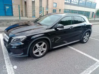 Usata Mercedes GLA220 170 CV (125 kW) 2016 Nero SUV
