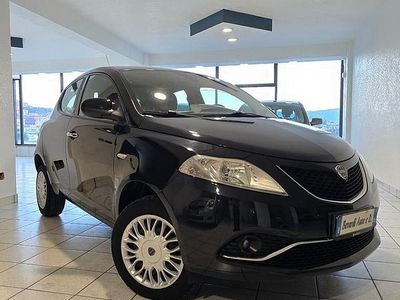 Usata Lancia Ypsilon Gold 85 CV (62 kW) 2016 Nero Utilitaria