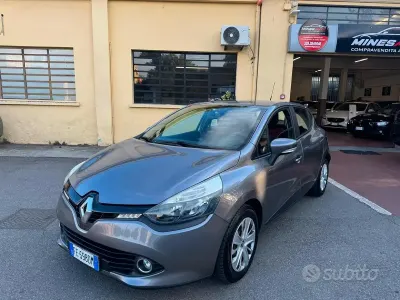 Usata Renault Clio IV Intens 75 CV (55 kW) 2016 Grigio Berlina