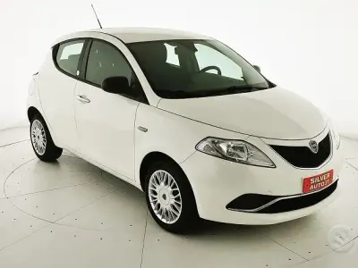 Usata Lancia Ypsilon Silver 69 CV (50 kW) 2017 Bianco Utilitaria