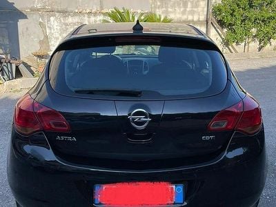 Usata Opel Astra 110 CV (80 kW) 2010 Nero Berlina