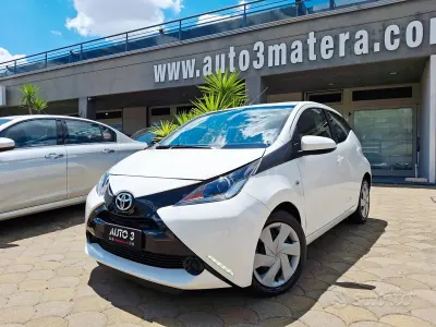 Usata Toyota Aygo Business Edition 69 CV (50 kW) 2017 Bianco Utilitaria