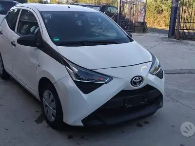 Usata Toyota Aygo Connect Style 72 CV (52 kW) 2021 Bianco Utilitaria