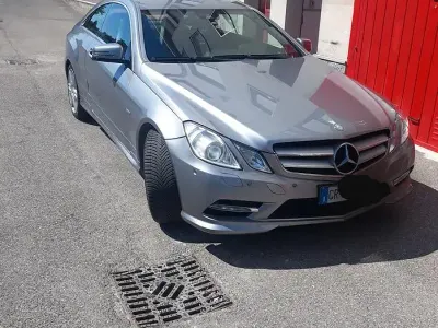 Usata Mercedes E220 170 CV (125 kW) 2013 Grigio Coupé