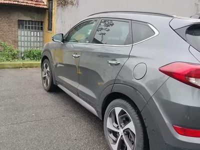 Käytetty Hyundai Tucson 136 HP (100 kW) 2015 Harmaa Katumaasturi