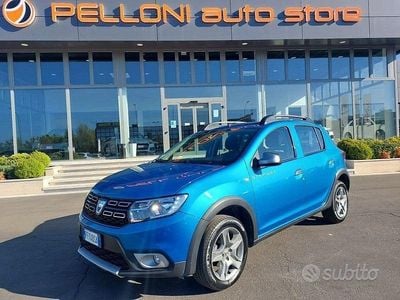 Usata Dacia Sandero Stepway 90 CV (66 kW) 2016 Azzurro Utilitaria