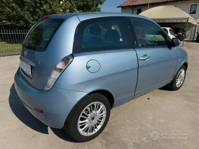 Usata Lancia Ypsilon 69 CV (50 kW) 2011 Bluazzurro Utilitaria