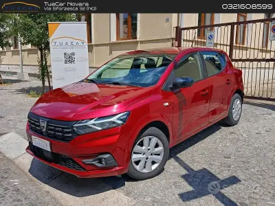 Usata Dacia Sandero Comfort 101 CV (74 kW) 2022 Rosso Berlina
