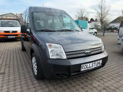 Begagnad Ford Tourneo Connect 90 HK (66 kW) 2010 Svart Minibuss