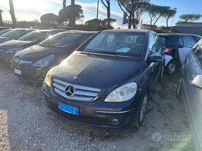 Usata Mercedes B180 109 CV (80 kW) 2007 Blu Monovolume