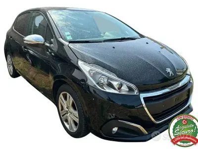 Usata Peugeot 208 Allure 82 CV (60 kW) 2016 Nero Utilitaria