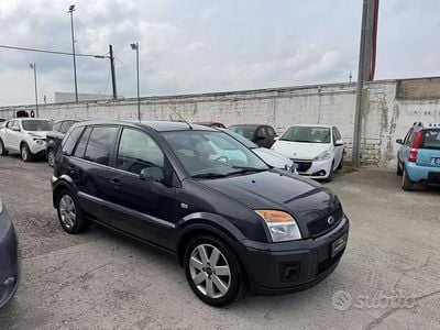 Usata Ford Fusion 70 CV (51 kW) 2007 Grigio Utilitaria