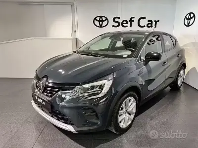 Usata Renault Captur Intens 143 CV (105 kW) 2022 Grigio SUV