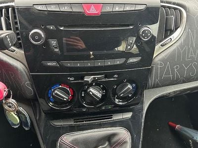 Usata Lancia Ypsilon 69 CV (50 kW) 2013 Nero Utilitaria