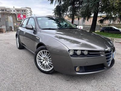 Usata Alfa Romeo 159 Super 150 CV (110 kW) 2010 Marrone Station wagon