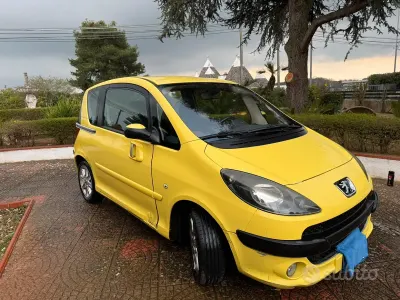 Usata Peugeot 1007 68 CV (50 kW) 2006 Giallo Monovolume