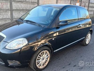 Lancia Ypsilon
