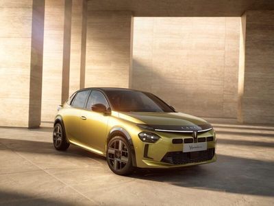 Usata Lancia Ypsilon 101 CV (74 kW) 2024 Oro pastello Utilitaria