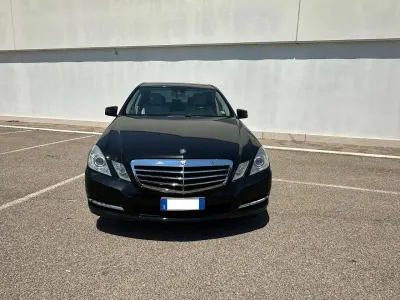Usata Mercedes E200 Elegance 184 CV (135 kW) 2014 Nero Berlina