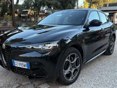 Usata Alfa Romeo Stelvio Sprint 209 CV (153 kW) 2025 Nero SUV