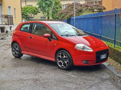 Usata Fiat Grande Punto Sport 95 CV (69 kW) 2006 Utilitaria