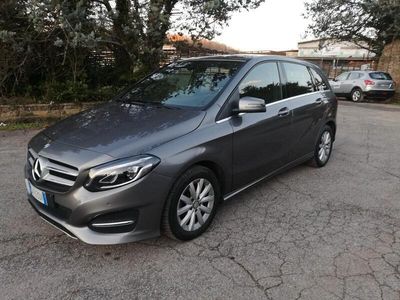 Usata Mercedes B180 Premium 108 CV (79 kW) 2017 Grigio Utilitaria