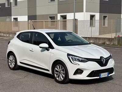 Begagnad Renault Clio V Edition One 101 HK (74 kW) 2020 Vit Sedan