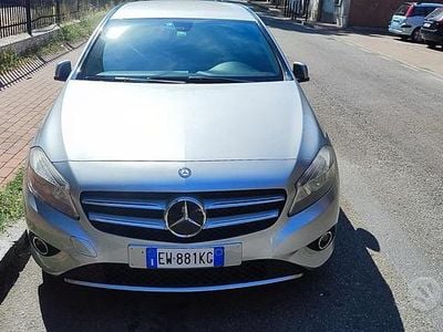 Usata Mercedes A180 122 CV (89 kW) 2014 Grigio Berlina