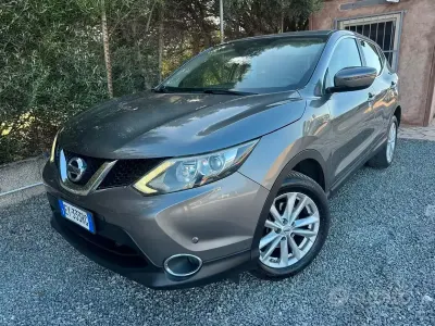 Usata Nissan Qashqai Acenta 110 CV (80 kW) 2015 Grigio SUV
