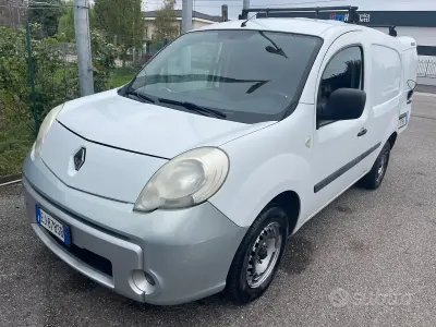 Usata Renault Kangoo 90 CV (66 kW) 2011 Bianco Monovolume
