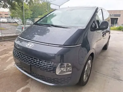 Nuova Hyundai Staria 160 CV (117 kW) 2025 Grigio Monovolume