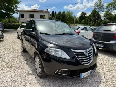 Usata Lancia Ypsilon Gold 69 CV (50 kW) 2012 Nero Utilitaria